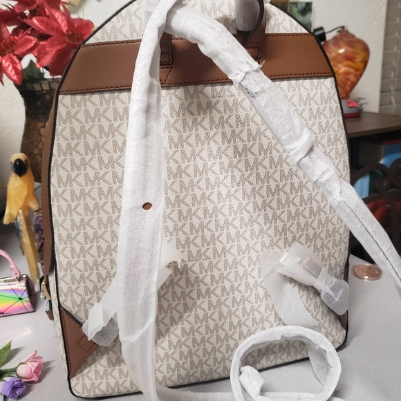 😍NWT Michael Kors Jaycee Large Backpack - Picture 4 of 6